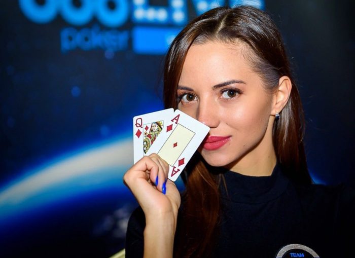 Daria Feshchenko é uma jogadora de póquer