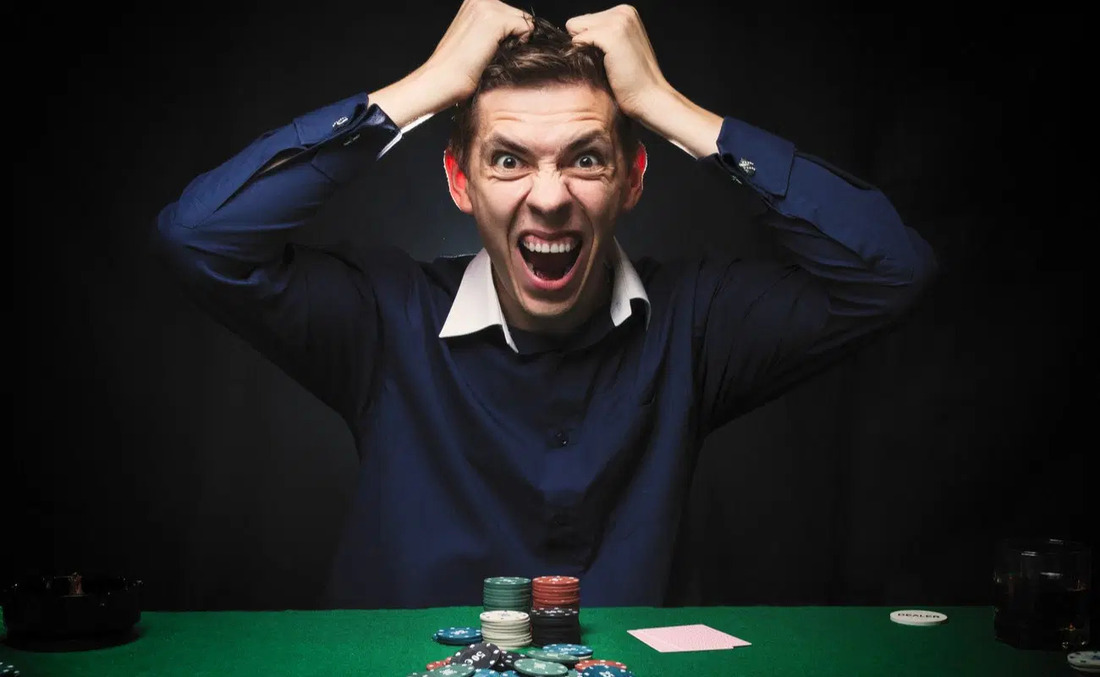 ¿Qué es la inclinación en el póquer?