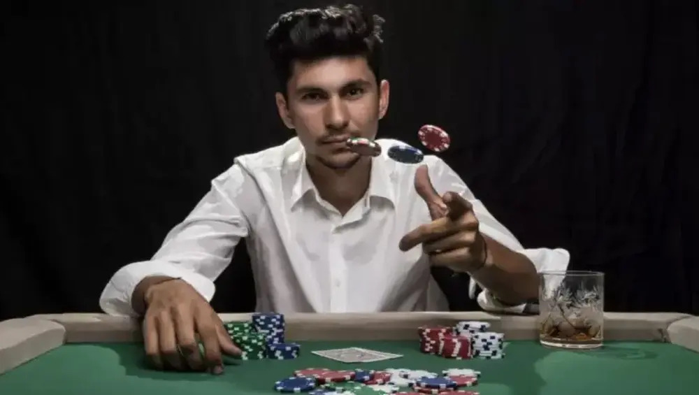 ¿Cómo reconocer la inclinación en el póquer?